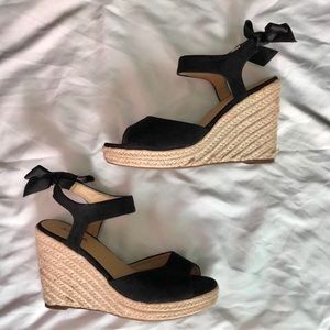 Black Faux Suede OpenToe Wedges with Bow🎀